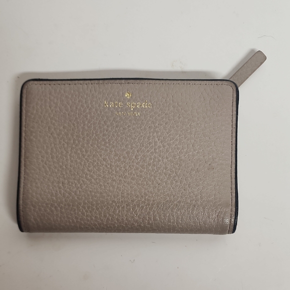 kate spade Handbags - Kate Spade Vintage Gray/taupe Leather compact Wallet. Minimalist.